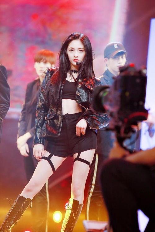 日常沉迷周洁琼表情包,日常沉迷，笑点满满